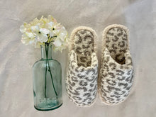 Load image into Gallery viewer, Color: IVORY/GRAY LEOPARD  Size: SMALL/MEDIUM (6.5, 7, 7.5)  MEDIUM/LARGE (8, 8.5, 9)
