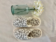 Load image into Gallery viewer, Color: IVORY/GRAY LEOPARD  Size: SMALL/MEDIUM (6.5, 7, 7.5)  MEDIUM/LARGE (8, 8.5, 9)
