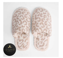 Load image into Gallery viewer, Color: BEIGE LEOPARD  Size: SMALL/MEDIUM (6.5, 7, 7.5)  MEDIUM/LARGE (8, 8.5, 9)
